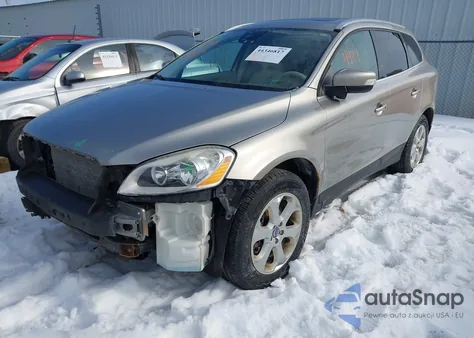 2013 Volvo Xc60 3.2 Premier z USA, uszkodzony, nr VIN YV4940DZ0D2407909